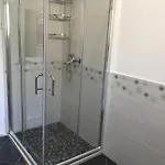 Iljazi's 아파트
